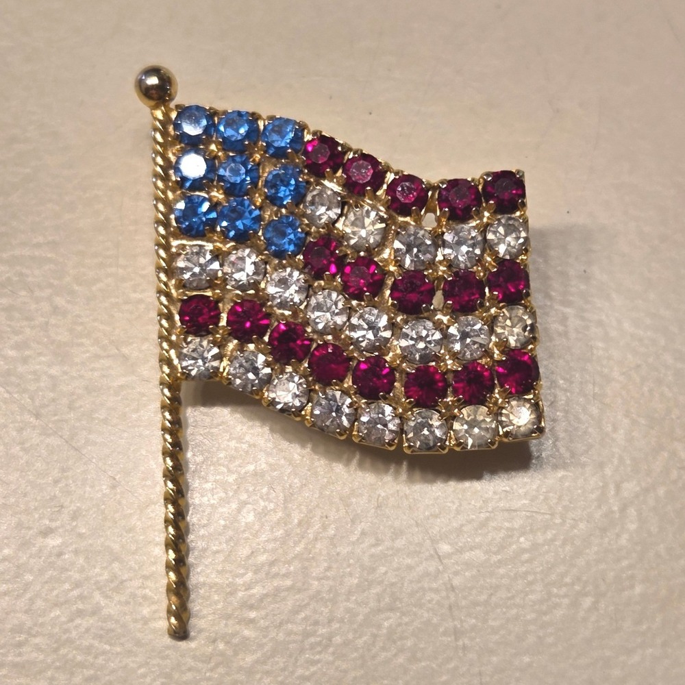Vintage American Flag Rhinestone Brooch Gold Tone Patriotic USA Waving Pin